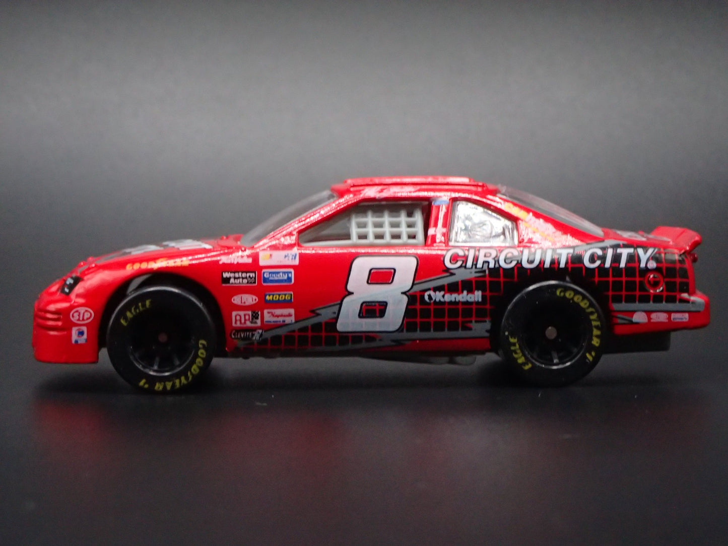 1996 96 FORD THUNDERBIRD 8 HUT STRICKLIN NASCAR 1:64 SCALE DIECAST MODEL CAR