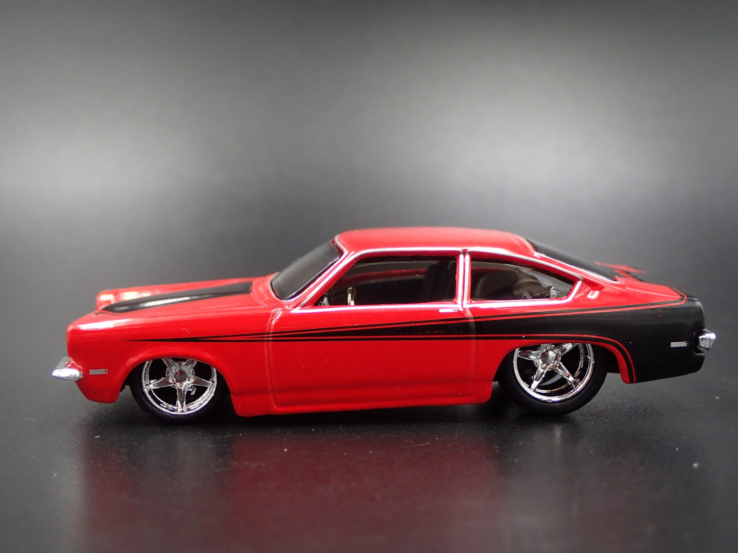 1971-1977 CHEVY CHEVROLET VEGA 1/64 SCALE COLLECTIBLE DIORAMA DIECAST MODEL CAR