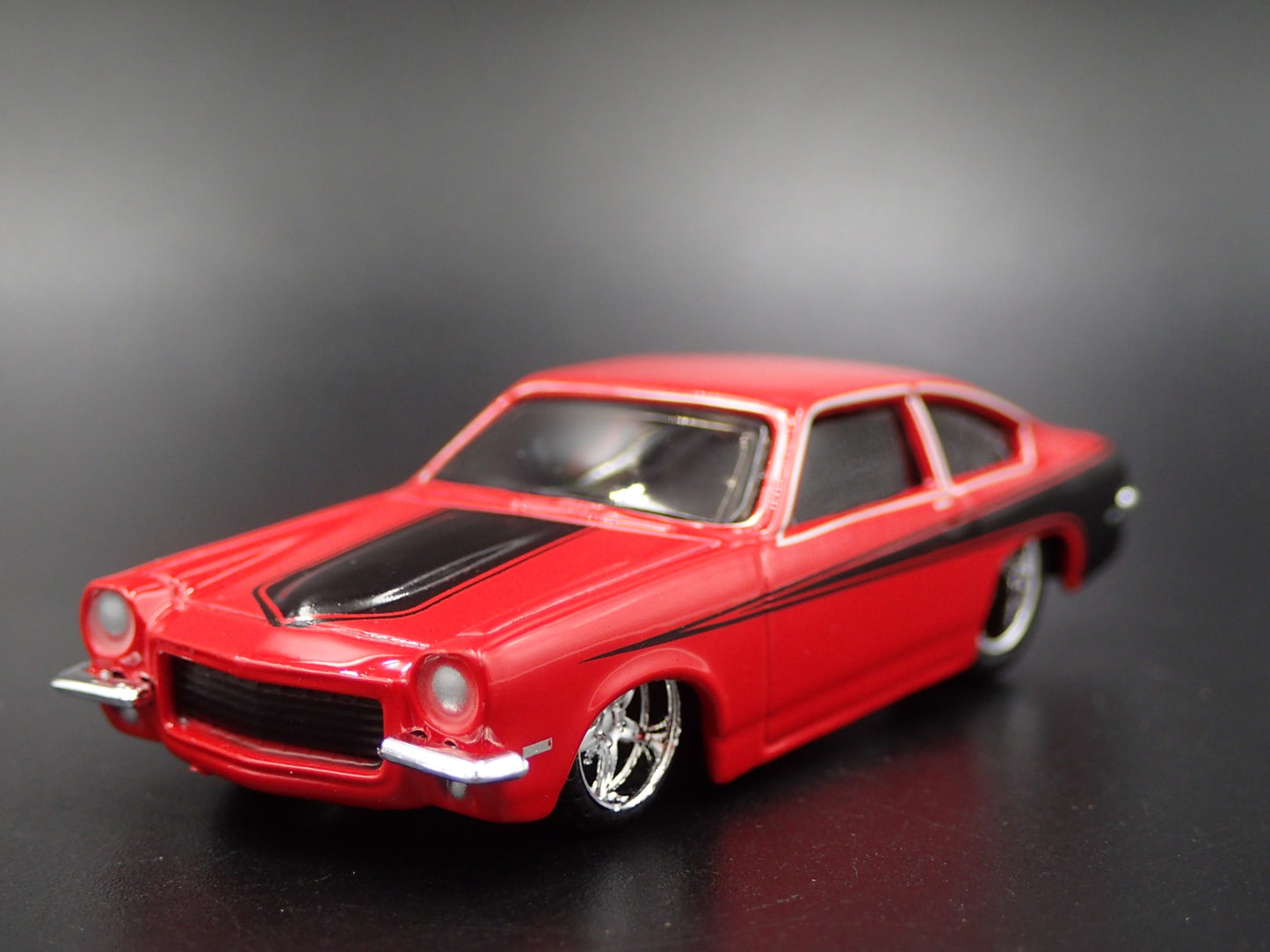 1971-1977 CHEVY CHEVROLET VEGA 1/64 SCALE COLLECTIBLE DIORAMA DIECAST MODEL CAR