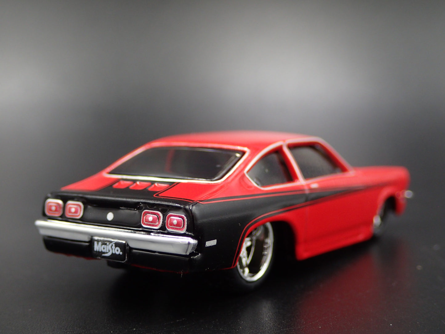 1971-1977 CHEVY CHEVROLET VEGA 1/64 SCALE COLLECTIBLE DIORAMA DIECAST MODEL CAR