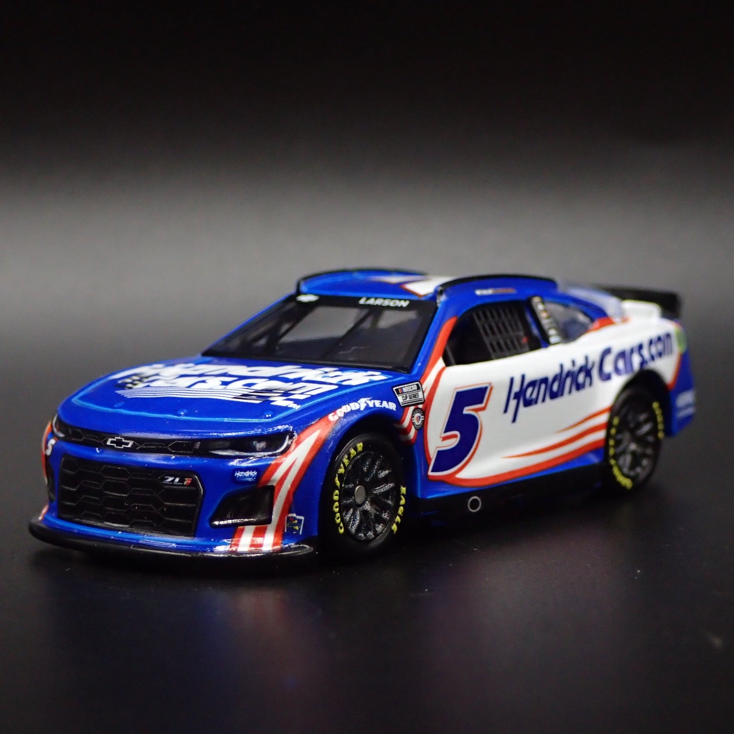 2023 23 CHEVY CAMARO ZL1 5 KYLE LARSON HENDRICKCAR NASCAR 1:64 DIECAST MODEL CAR
