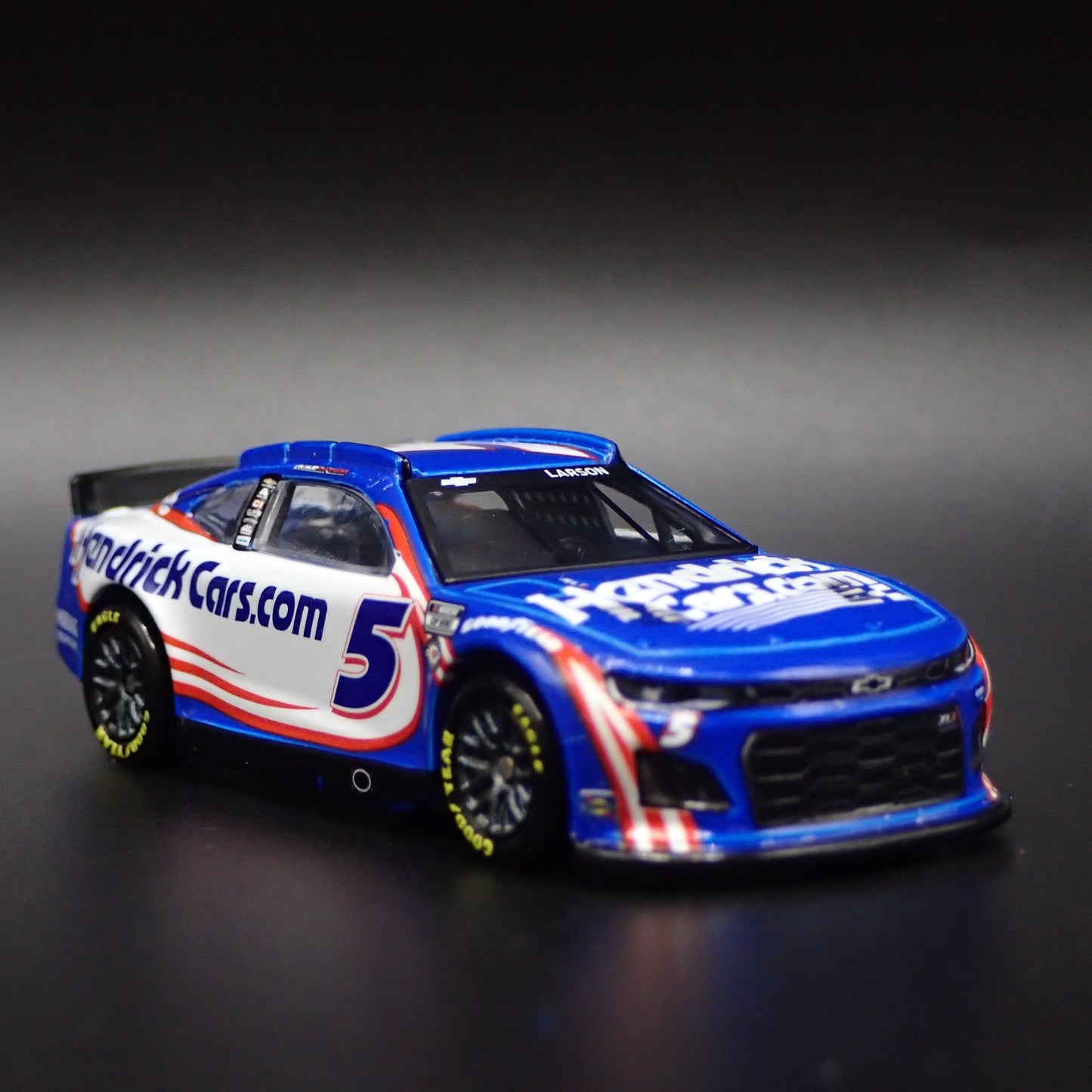 2023 23 CHEVY CAMARO ZL1 5 KYLE LARSON HENDRICKCAR NASCAR 1:64 DIECAST MODEL CAR