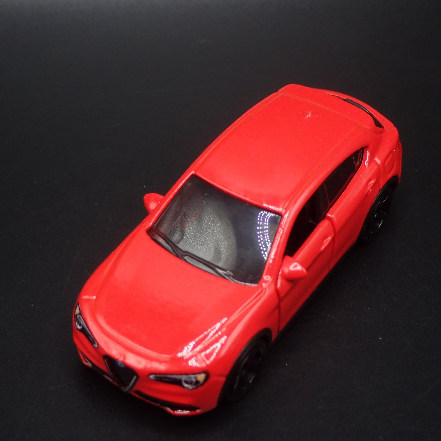 2017-2025 ALFA ROMEO STELVIO 1:64 SCALE COLLECTIBLE DIORAMA DIECAST MODEL CAR