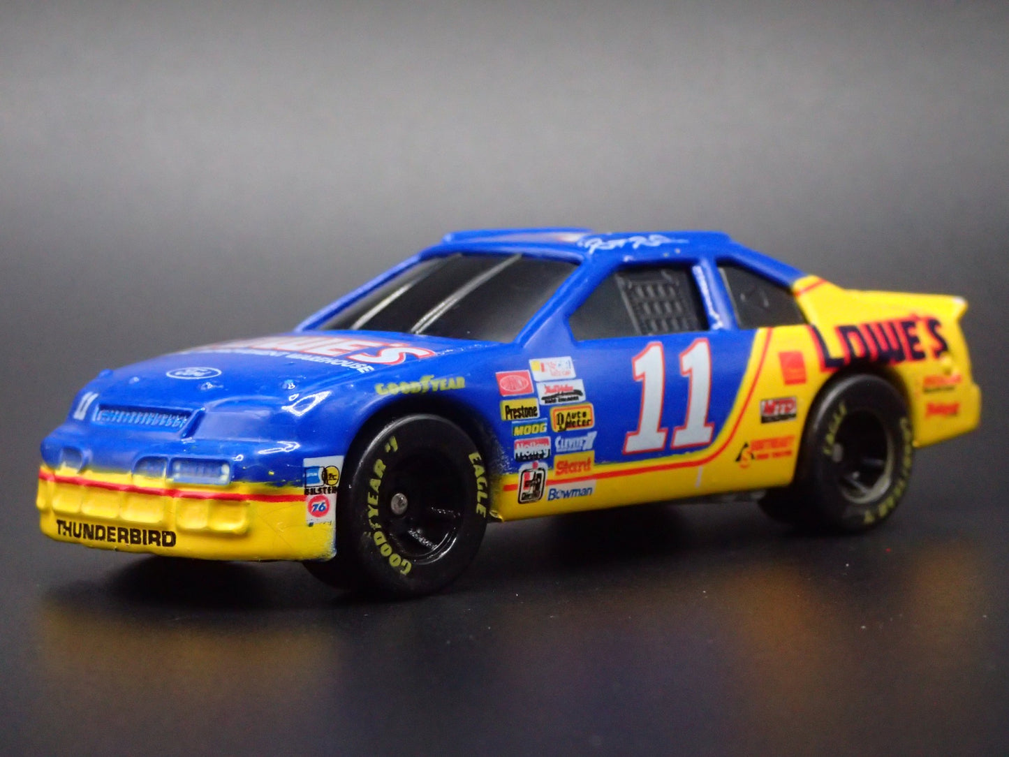 1996 FORD THUNDERBIRD 11 BRETT BODINE LOWES NASCAR 1:64 SCALE DIECAST MODEL CAR