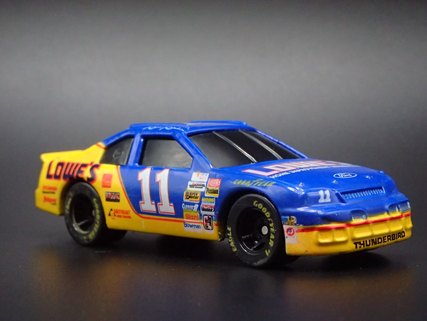 1996 FORD THUNDERBIRD 11 BRETT BODINE LOWES NASCAR 1:64 SCALE DIECAST MODEL CAR