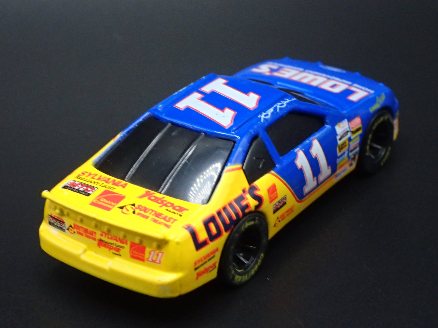 1996 FORD THUNDERBIRD 11 BRETT BODINE LOWES NASCAR 1:64 SCALE DIECAST MODEL CAR