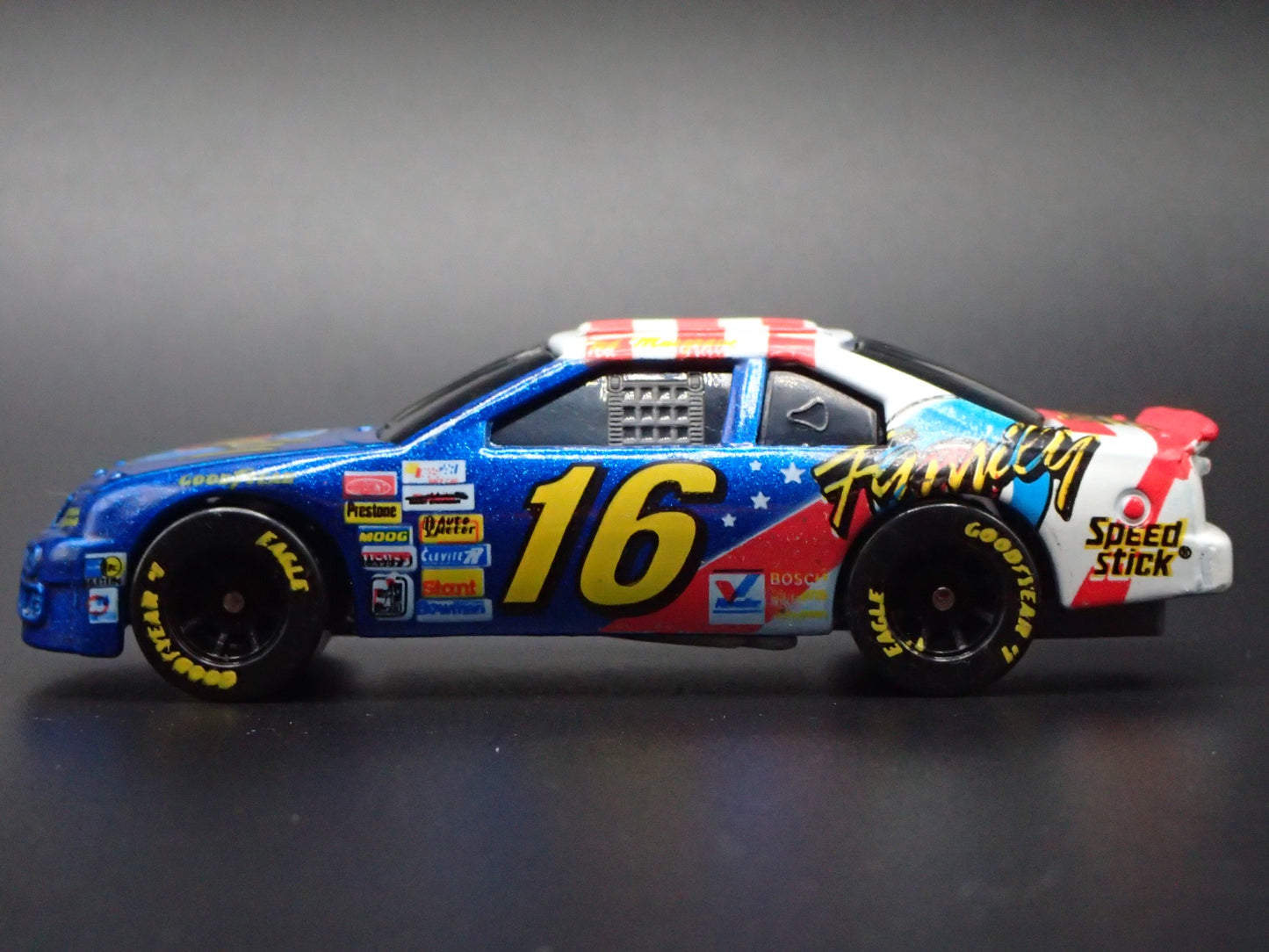 1996 96 FORD THUNDERBIRD 16 TED MUSGRAVE NASCAR 1:64 SCALE DIECAST MODEL CAR