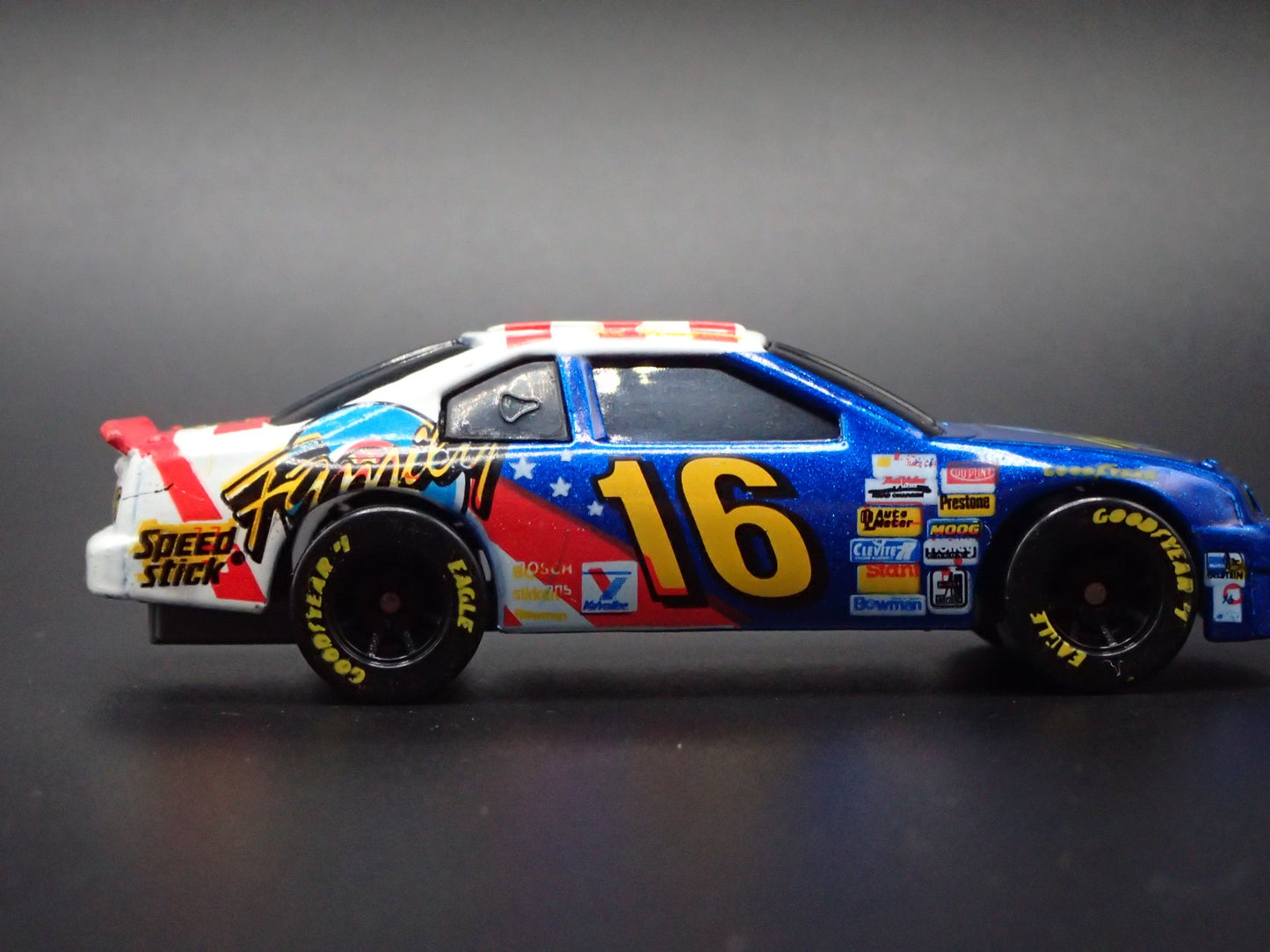 1996 96 FORD THUNDERBIRD 16 TED MUSGRAVE NASCAR 1:64 SCALE DIECAST MODEL CAR