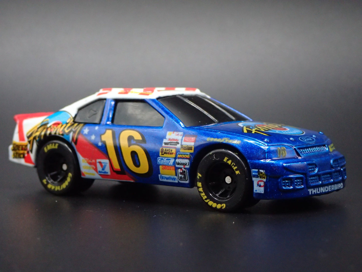 1996 96 FORD THUNDERBIRD 16 TED MUSGRAVE NASCAR 1:64 SCALE DIECAST MODEL CAR