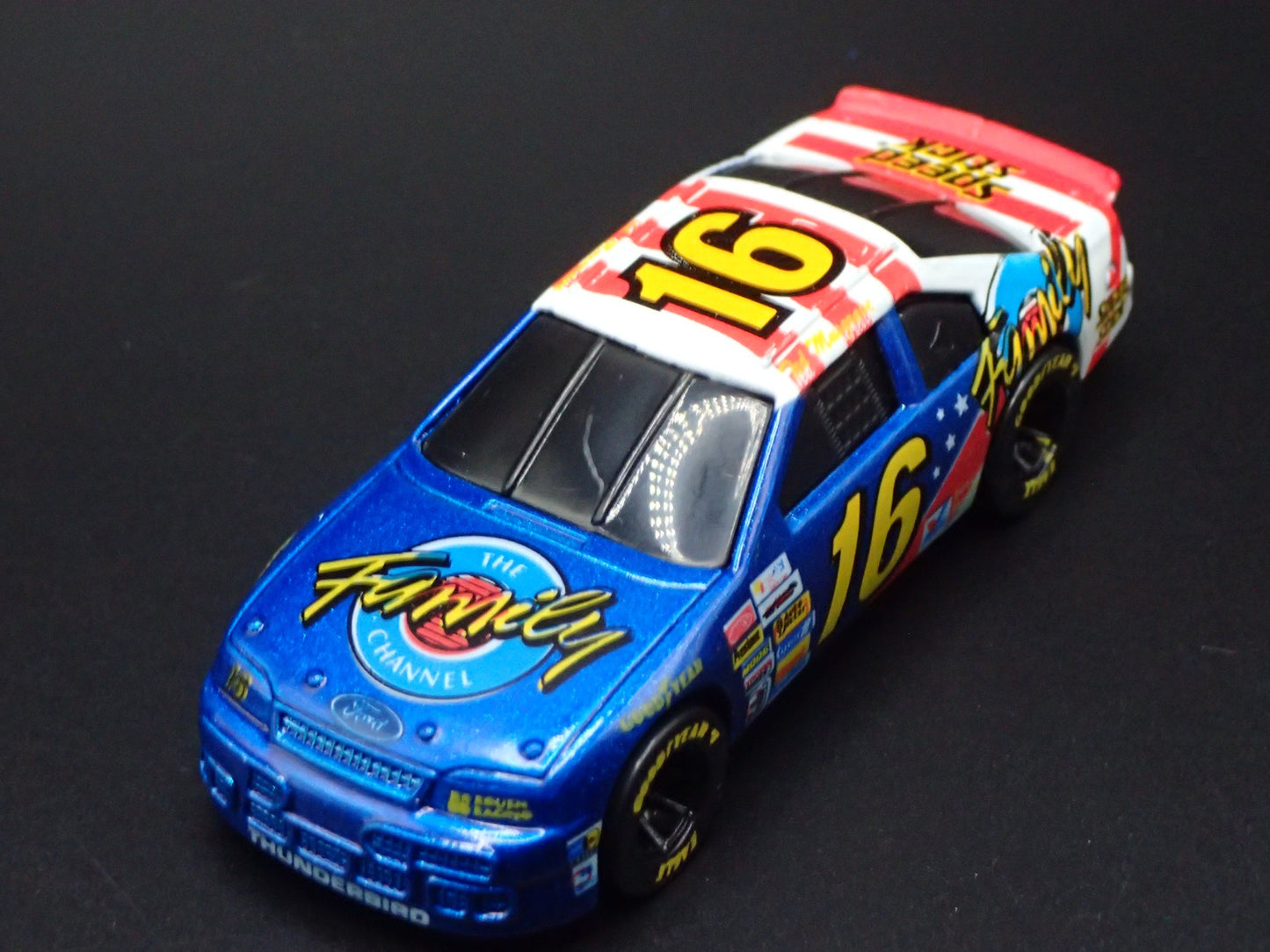 1996 96 FORD THUNDERBIRD 16 TED MUSGRAVE NASCAR 1:64 SCALE DIECAST MODEL CAR