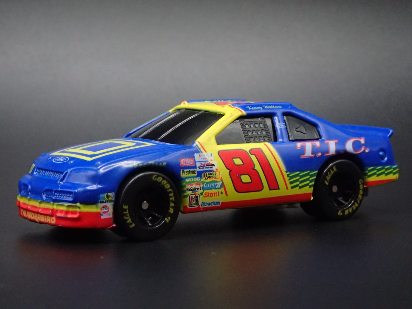 1996 96 FORD THUNDERBIRD 81 KENNY WALLACE NASCAR 1:64 SCALE DIECAST MODEL CAR