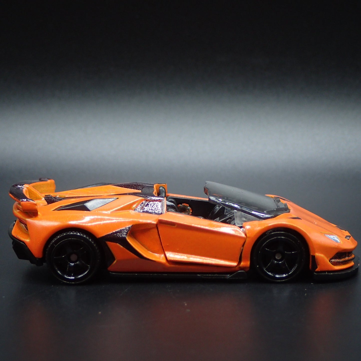 2019-2021 LAMBORGHINI AVENTADOR SVJ ROADSTER SUPERCAR 1:64 DIECAST MODEL CAR