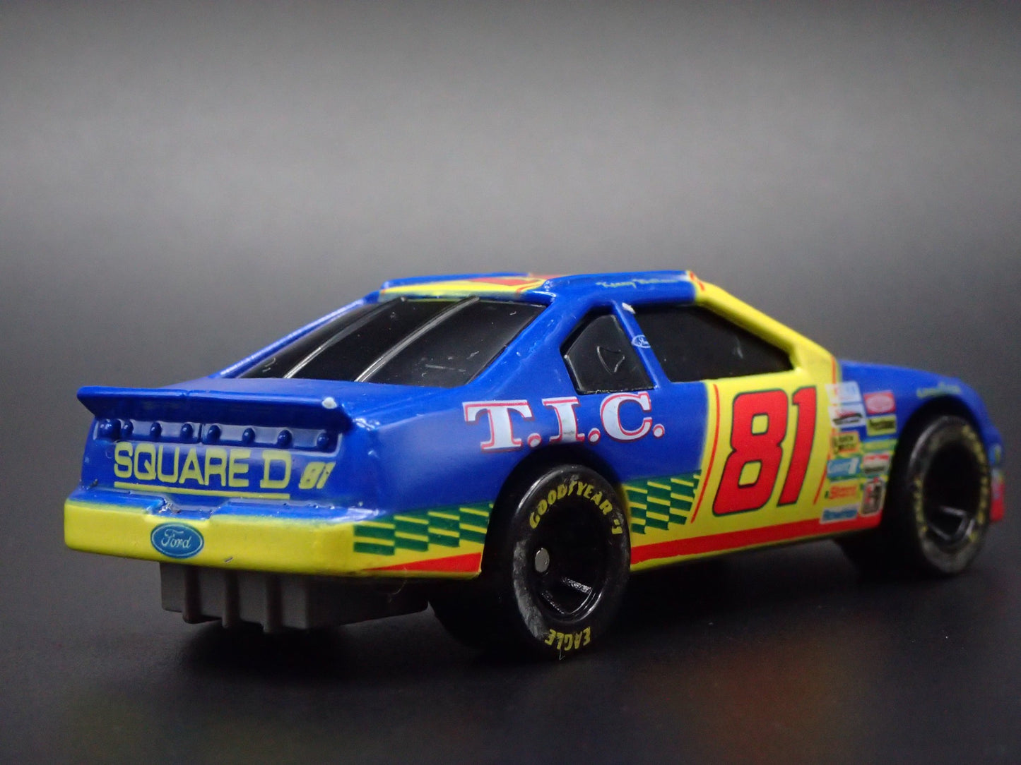 1996 96 FORD THUNDERBIRD 81 KENNY WALLACE NASCAR 1:64 SCALE DIECAST MODEL CAR