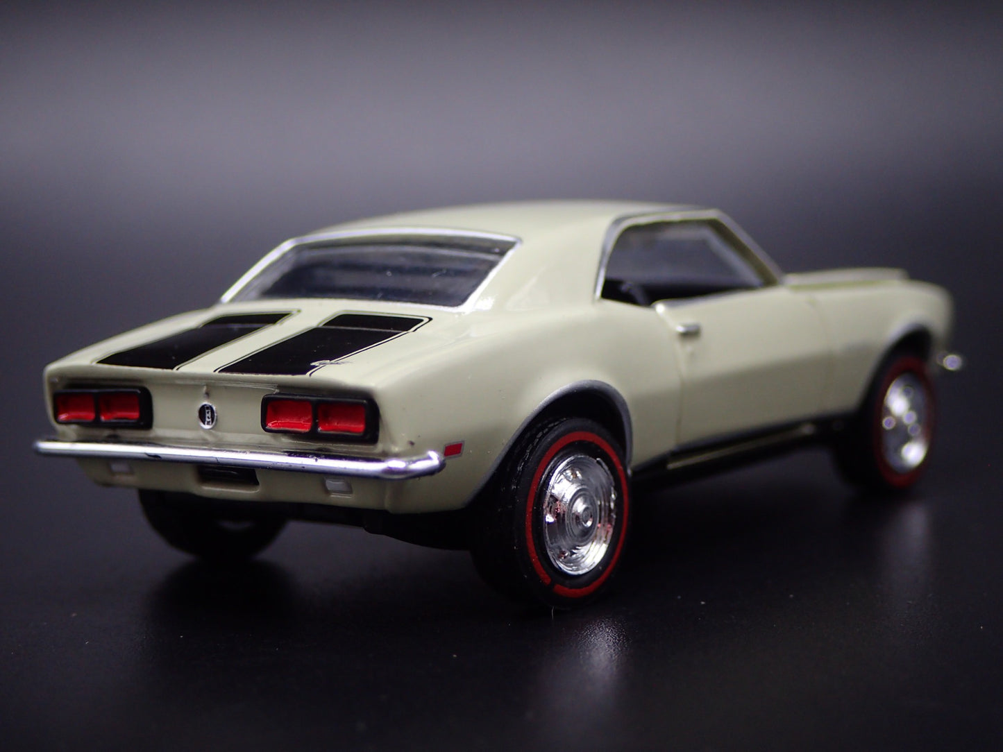 1968 68 CHEVY CHEVROLET CAMARO Z28 RS GREEN 1:64 SCALE DIORAMA DIECAST MODEL CAR