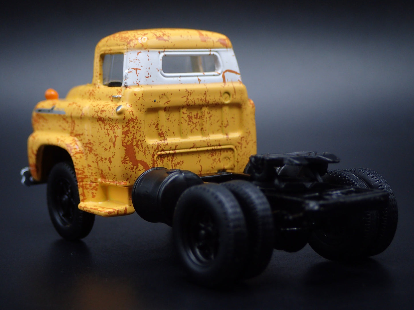 1958 58 CHEVROLET SPARTAN LCF 60 TRUCK WEATHERED 1:64 SCALE DIECAST MODEL CAR