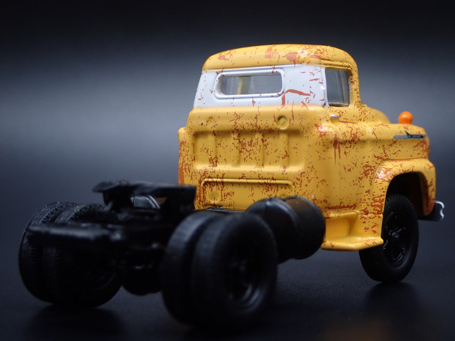 1958 58 CHEVROLET SPARTAN LCF 60 TRUCK WEATHERED 1:64 SCALE DIECAST MODEL CAR