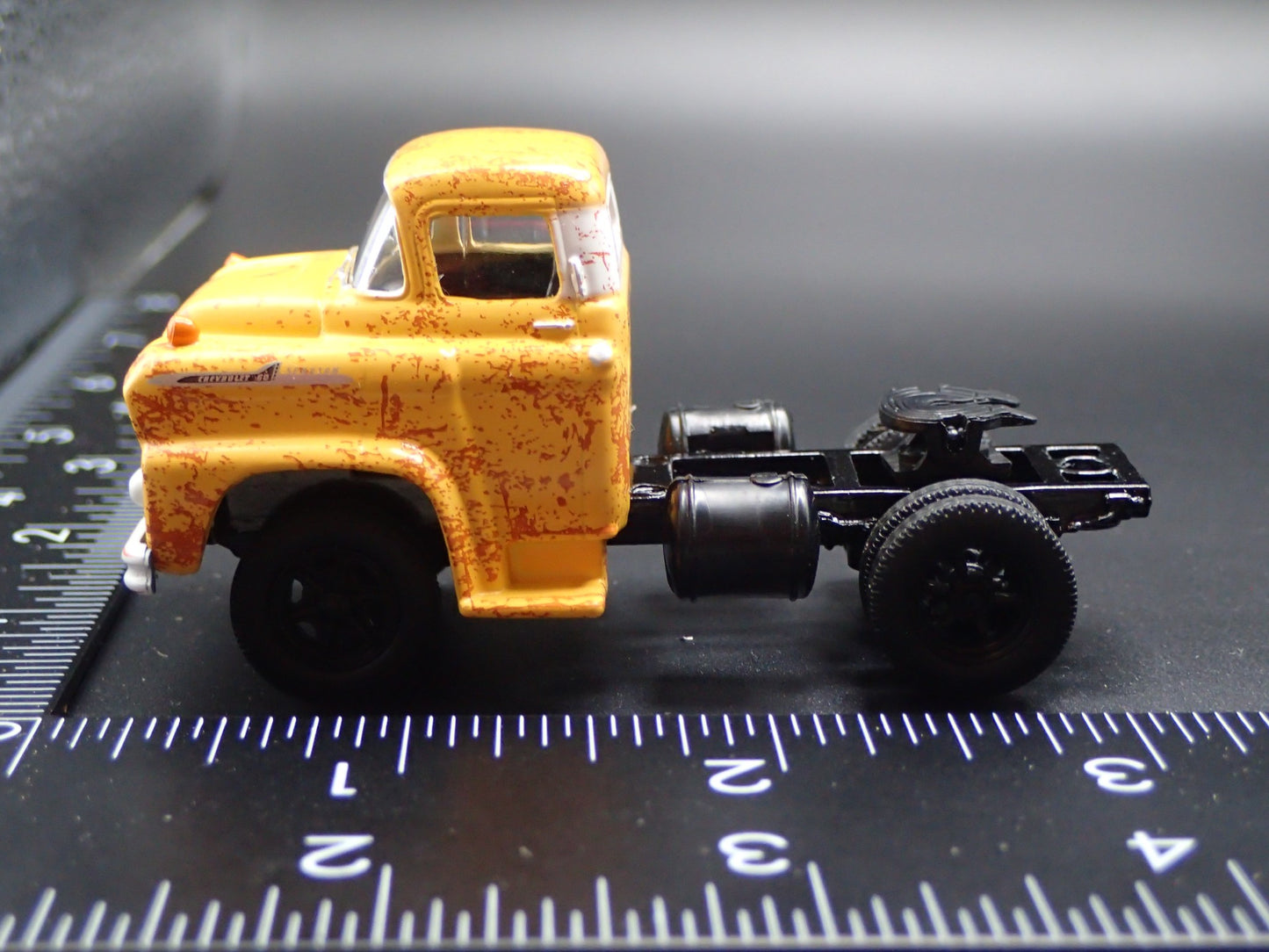 1958 58 CHEVROLET SPARTAN LCF 60 TRUCK WEATHERED 1:64 SCALE DIECAST MODEL CAR