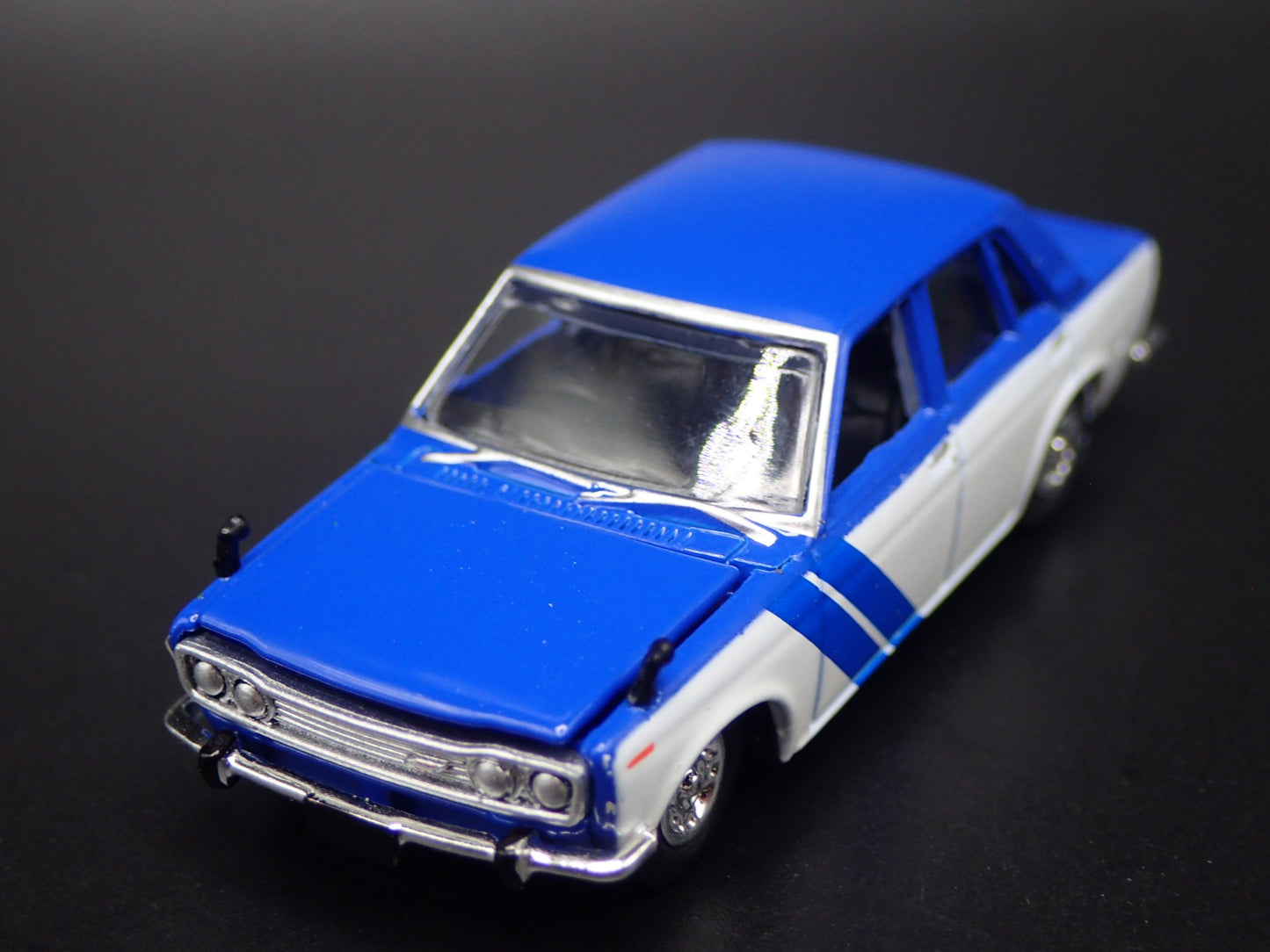 1967-1973 DATSUN BLUEBIRD 1600 SSS FOUR DOOR BLUE 1:64 SCALE DIECAST MODEL CAR