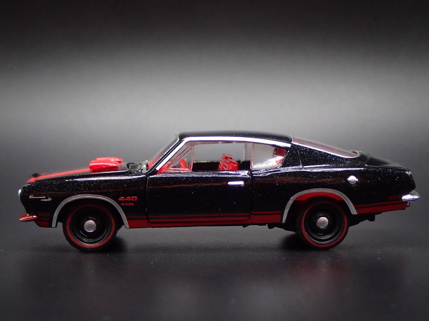 1969 69 PLYMOUTH BARRACUDA CUDA 440 1/64 SCALE COLLECTIBLE DIECAST MODEL CAR