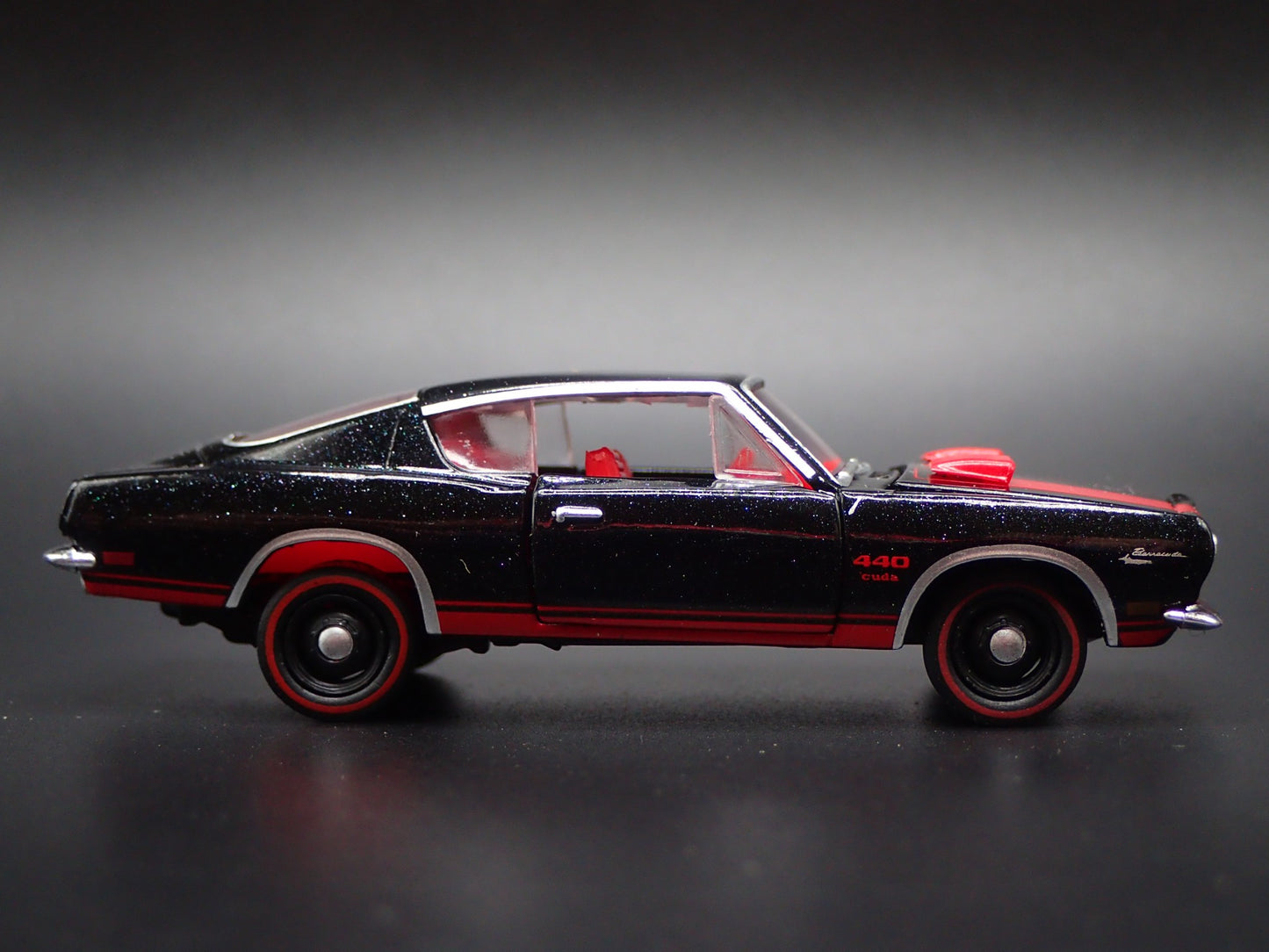 1969 69 PLYMOUTH BARRACUDA CUDA 440 1/64 SCALE COLLECTIBLE DIECAST MODEL CAR