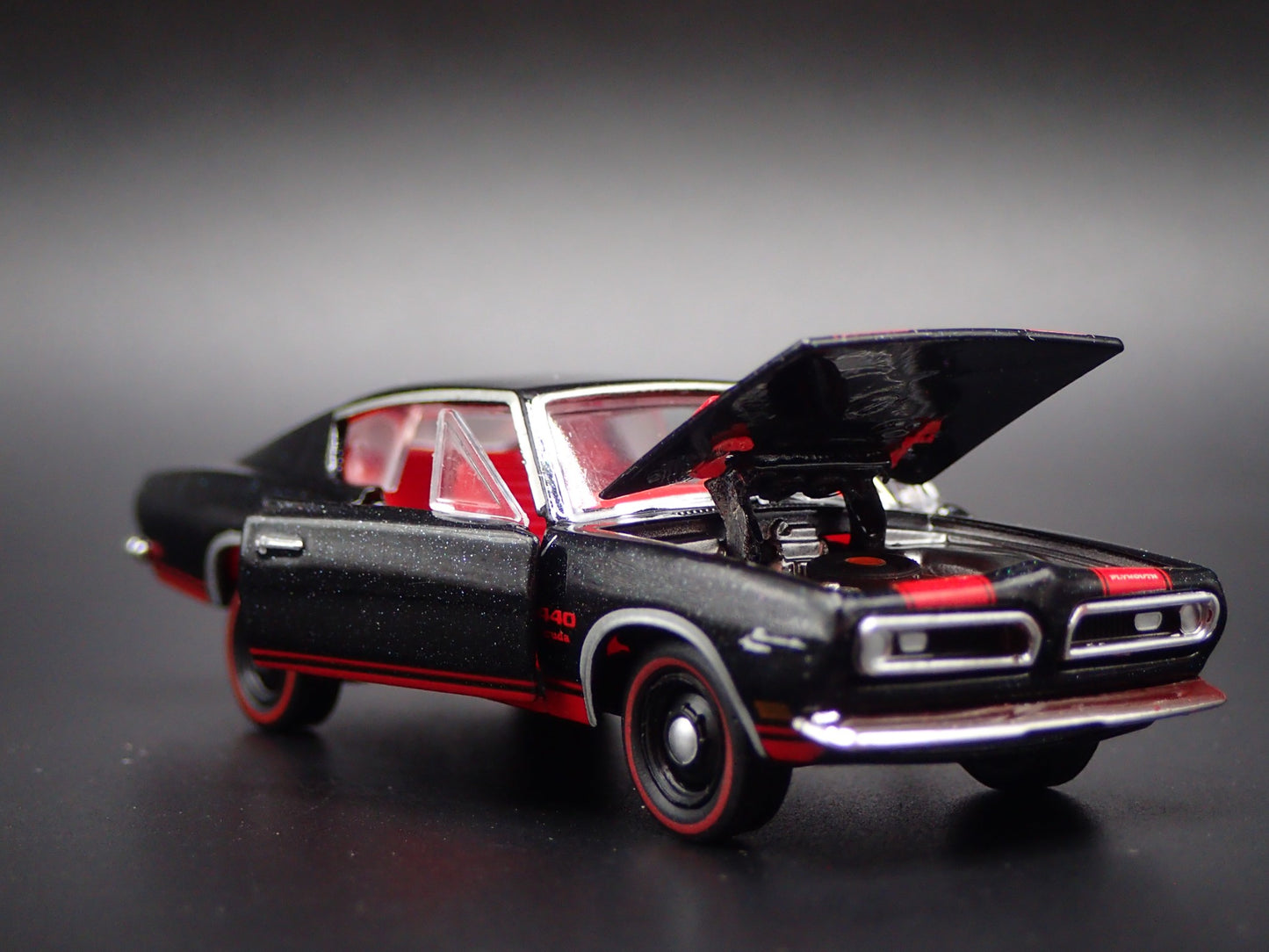 1969 69 PLYMOUTH BARRACUDA CUDA 440 1/64 SCALE COLLECTIBLE DIECAST MODEL CAR