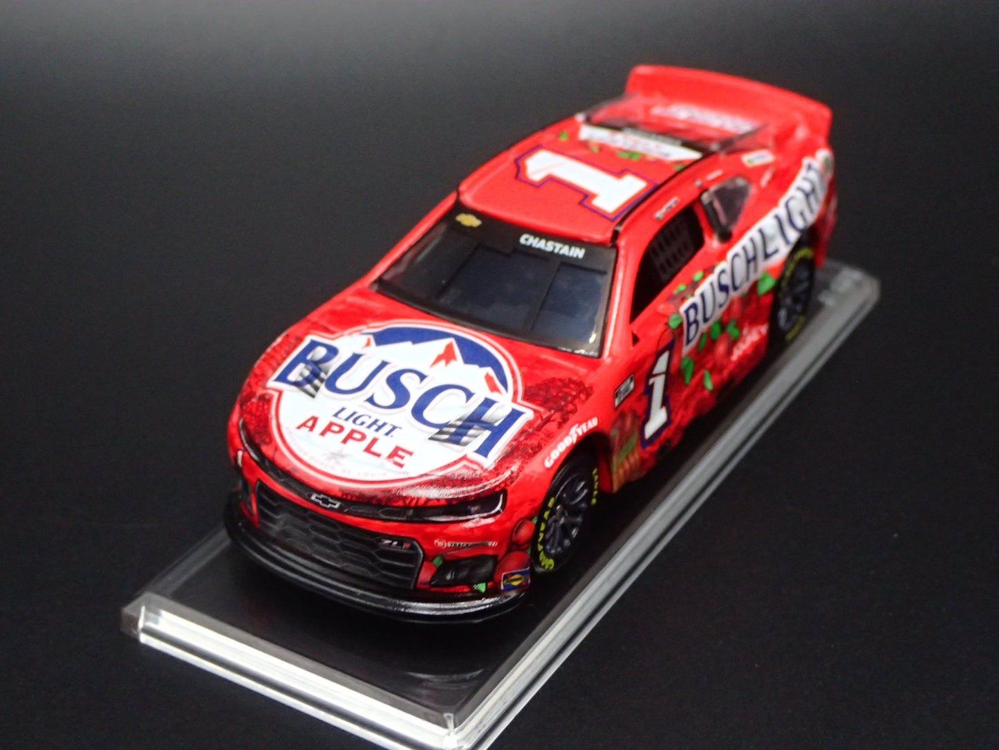 2025 CHEVROLET 1 ROSS CHASTAIN BUSCH LIGHT APPLE NASCAR 1:64 SCALE DIECAST CAR