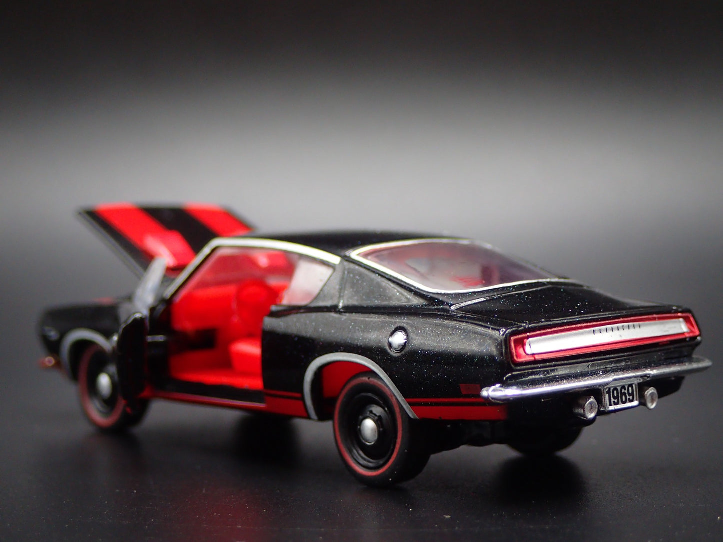1969 69 PLYMOUTH BARRACUDA CUDA 440 1/64 SCALE COLLECTIBLE DIECAST MODEL CAR