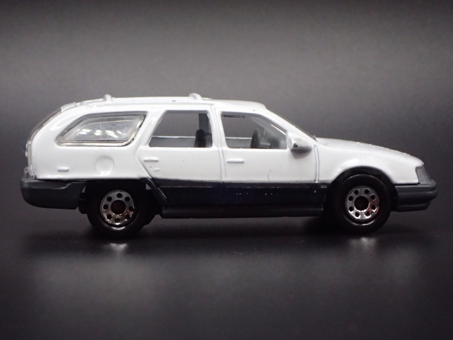 1986-1991 MERCURY SABLE WAGON RARE 1.63 SCALE LIMITED DIORAMA DIECAST MODEL CAR