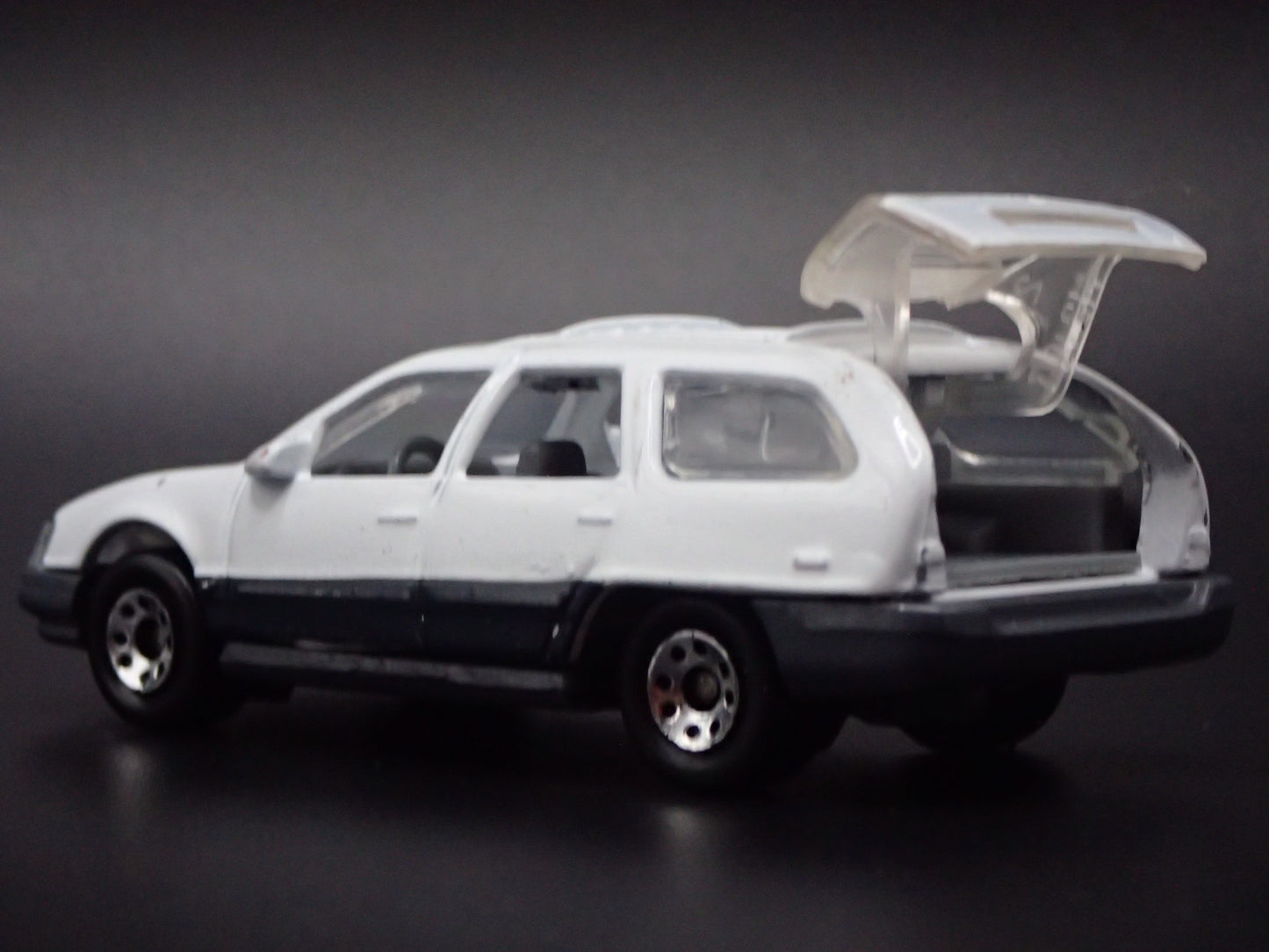 1986-1991 MERCURY SABLE WAGON RARE 1.63 SCALE LIMITED DIORAMA DIECAST MODEL CAR