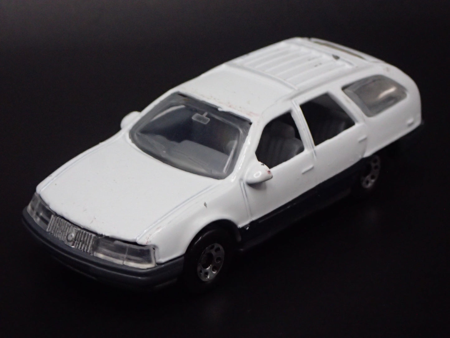 1986-1991 MERCURY SABLE WAGON RARE 1.63 SCALE LIMITED DIORAMA DIECAST MODEL CAR