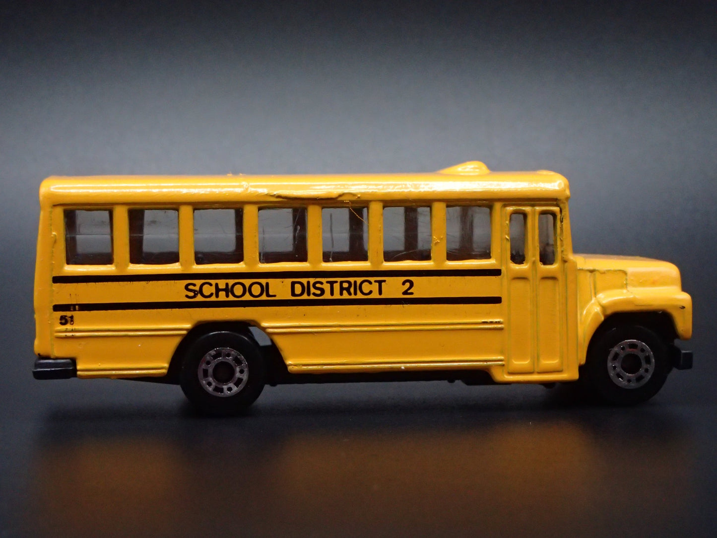 VINTAGE SCHOOL BUS YELLOW 1:64 MB SCALE COLLECTIBLE DIORAMA DIECAST MODEL CAR