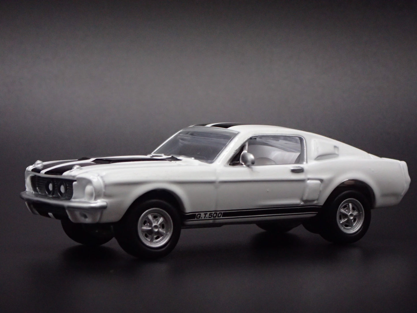 1967 67 FORD MUSTANG SHELBY GT500 WHITE LIGHTNING CHASE 1/64 SCALE DIECAST CAR