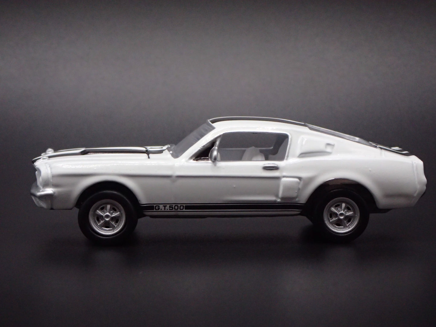 1967 67 FORD MUSTANG SHELBY GT500 WHITE LIGHTNING CHASE 1/64 SCALE DIECAST CAR