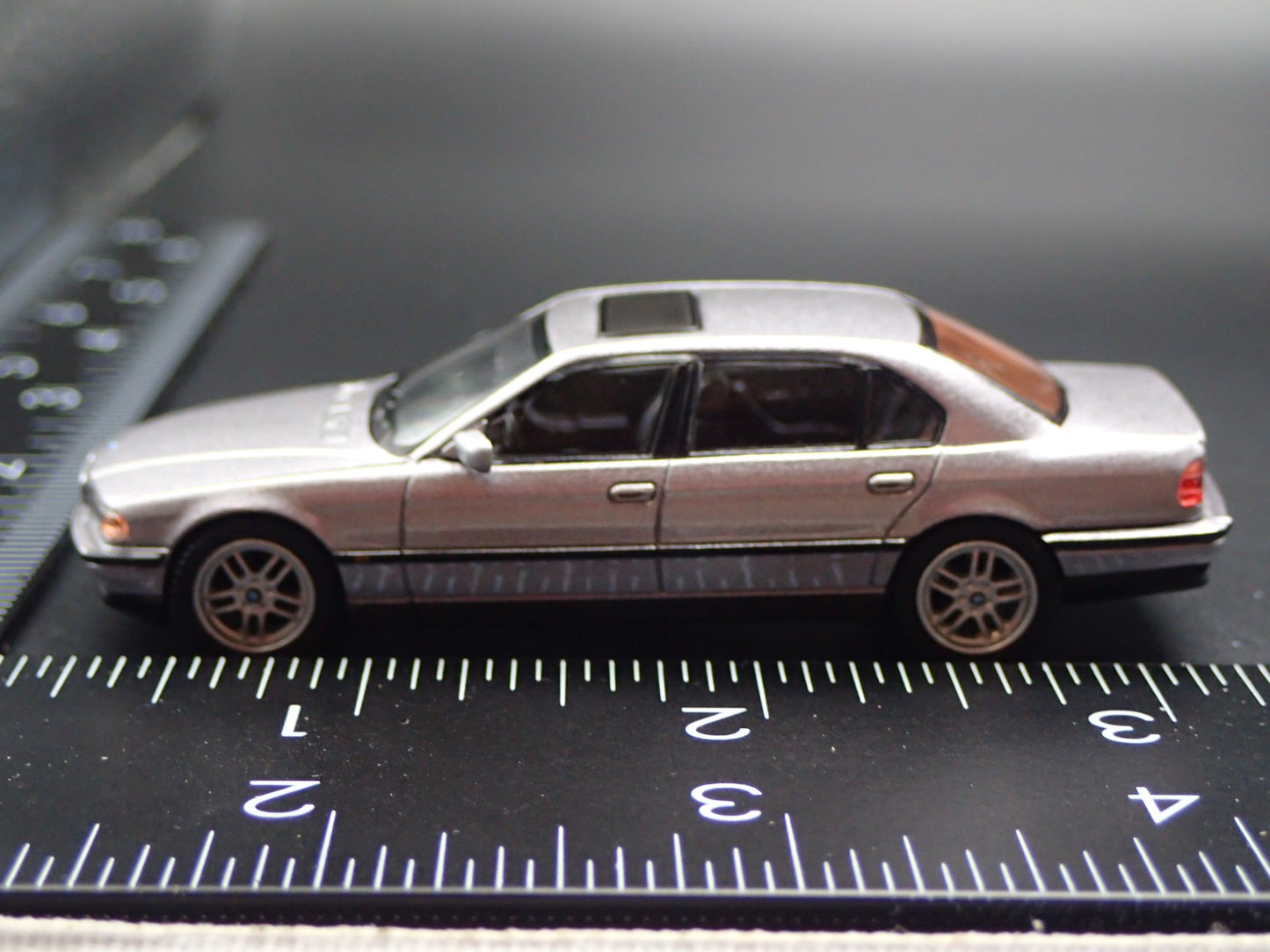 1994-2001 BMW 750IL SILVER 1:64 SCALE COLLECTIBLE DIORAMA DIECAST MODEL CAR