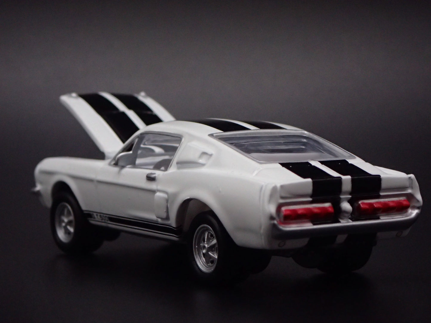 1967 67 FORD MUSTANG SHELBY GT500 WHITE LIGHTNING CHASE 1/64 SCALE DIECAST CAR