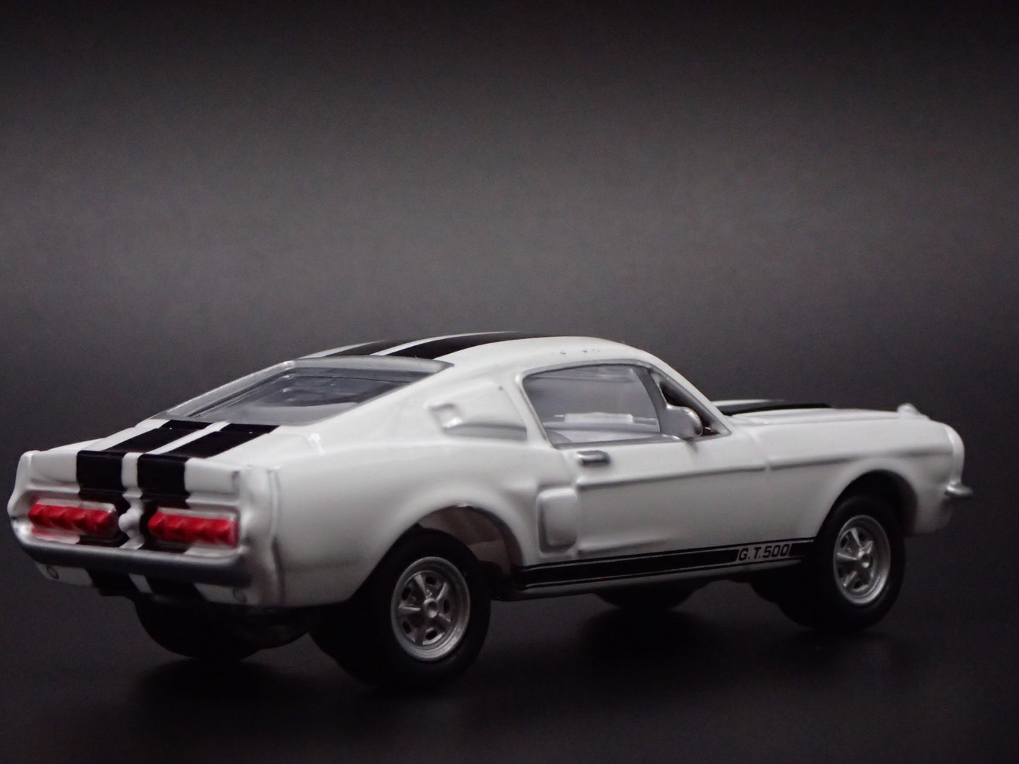 1967 67 FORD MUSTANG SHELBY GT500 WHITE LIGHTNING CHASE 1/64 SCALE DIECAST CAR