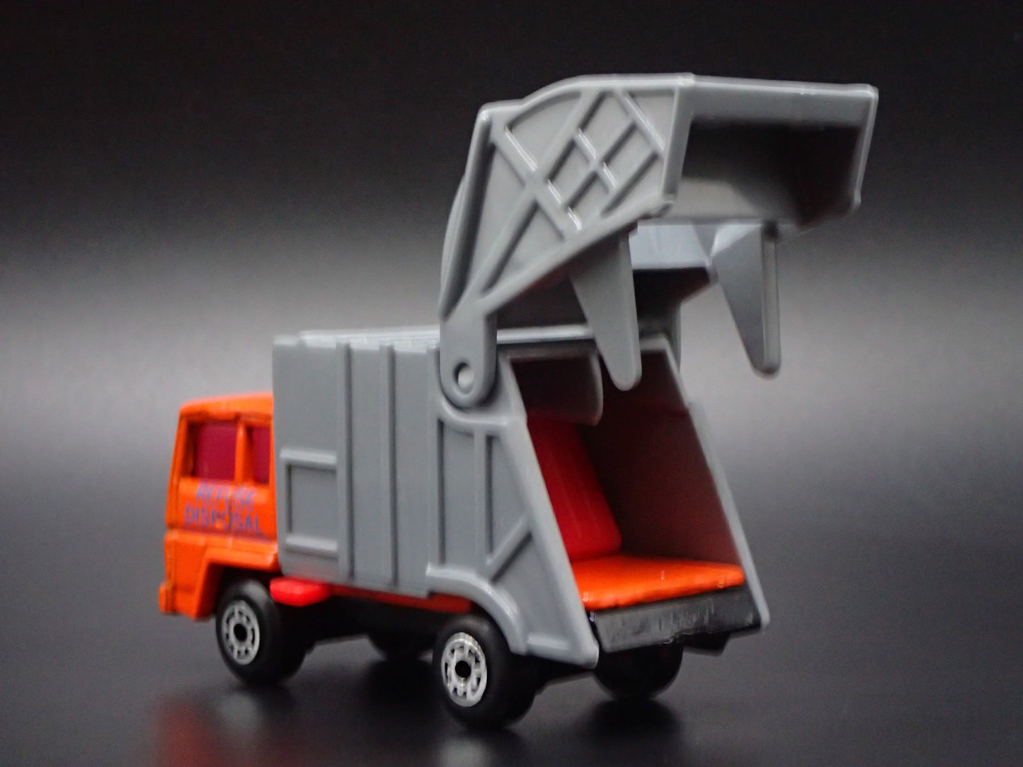 VINTAGE GARBAGE RECYCLING TRASH TRUCK 1/64 MB SCALE DIORAMA DIECAST MODEL CAR