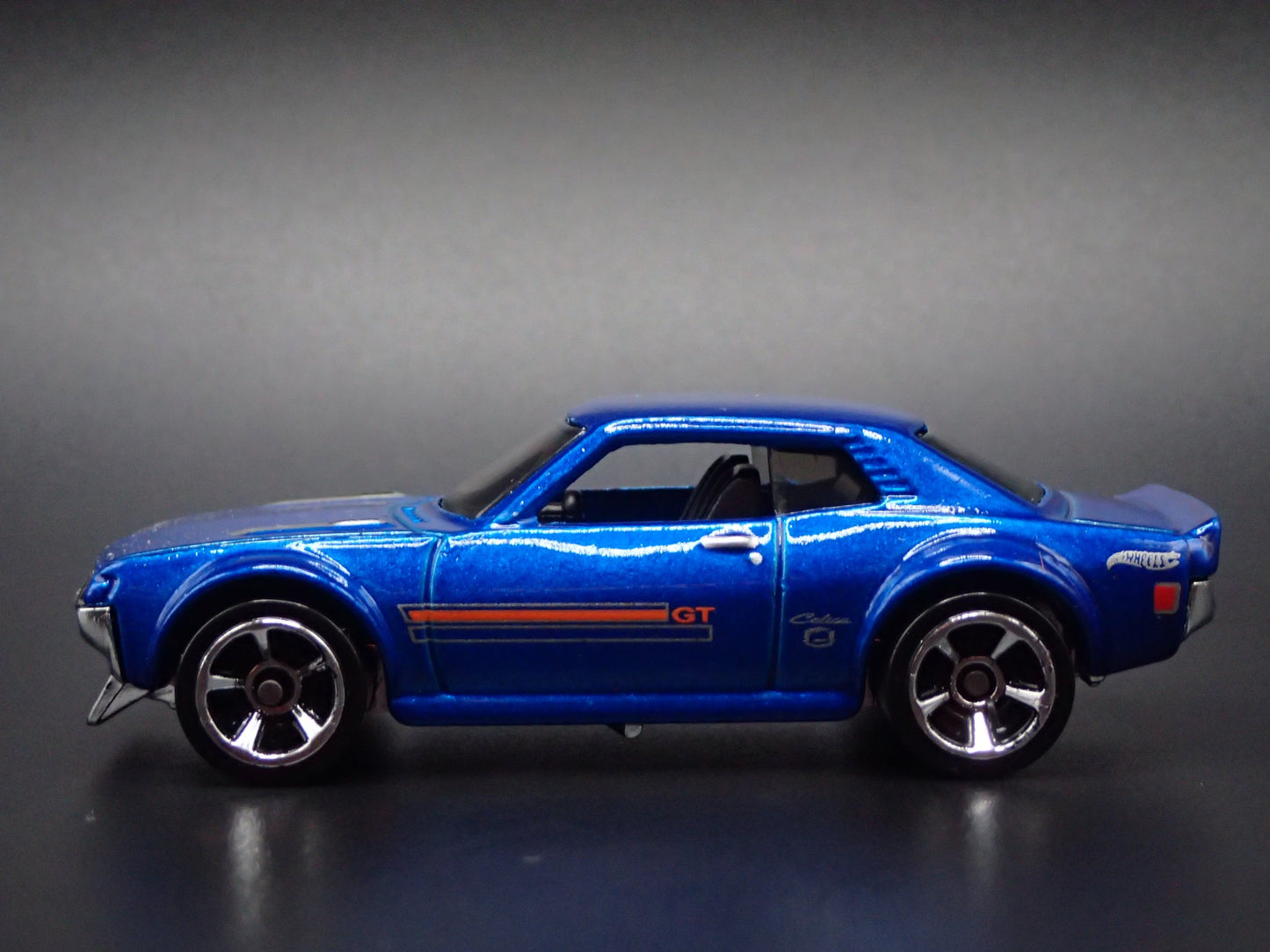 1970-1977 TOYOTA CELICA GT BLUE 1:64 SCALE COLLECTIBLE DIORAMA DIECAST MODEL CAR