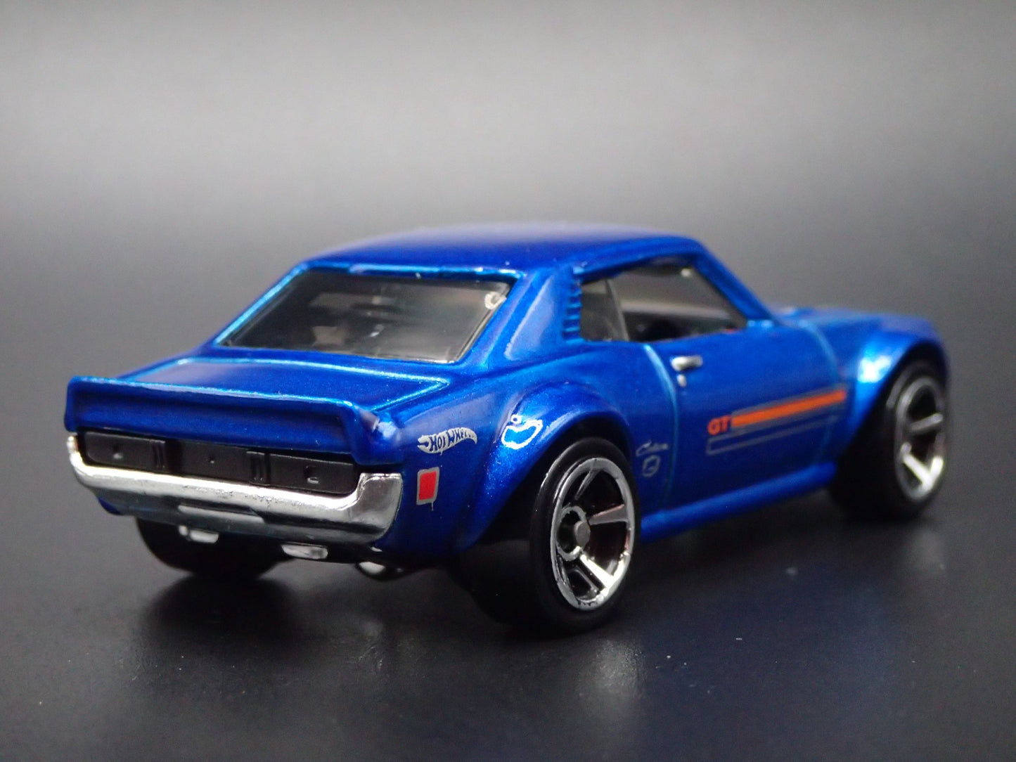 1970-1977 TOYOTA CELICA GT BLUE 1:64 SCALE COLLECTIBLE DIORAMA DIECAST MODEL CAR