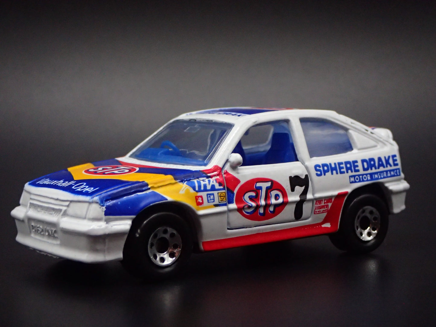 OPEL KADETT GSI VAUXHALL ASTRA GTE RACING 1:64 SCALE DIORAMA DIECAST MODEL CAR