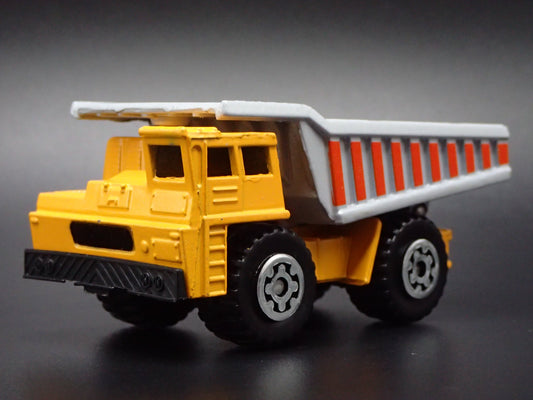 VINTAGE DUMP TRUCK YELLOW 1:64 MB SCALE COLLECTIBLE DIORAMA DIECAST MODEL CAR