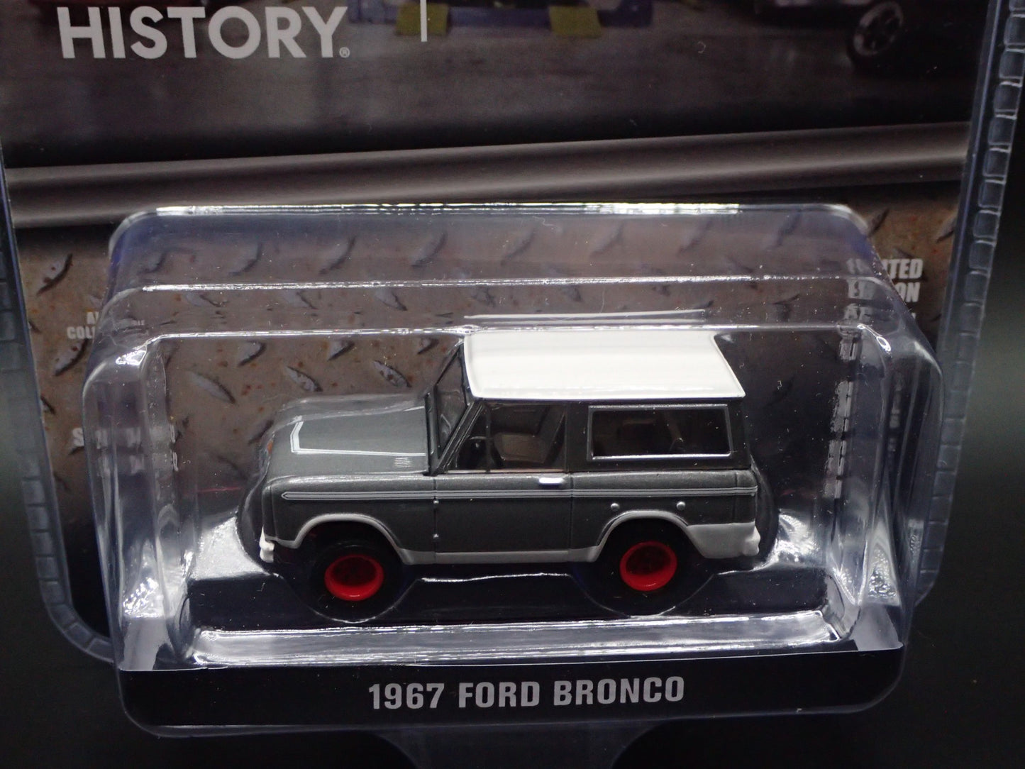 2025 GREENLIGHT RED CHASE 1967 FORD BRONCO HISTORY COUNTING CARS HOLLYWOOD 42