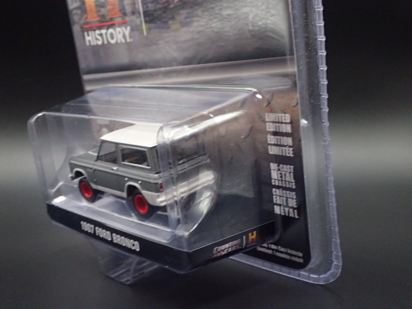 2025 GREENLIGHT RED CHASE 1967 FORD BRONCO HISTORY COUNTING CARS HOLLYWOOD 42