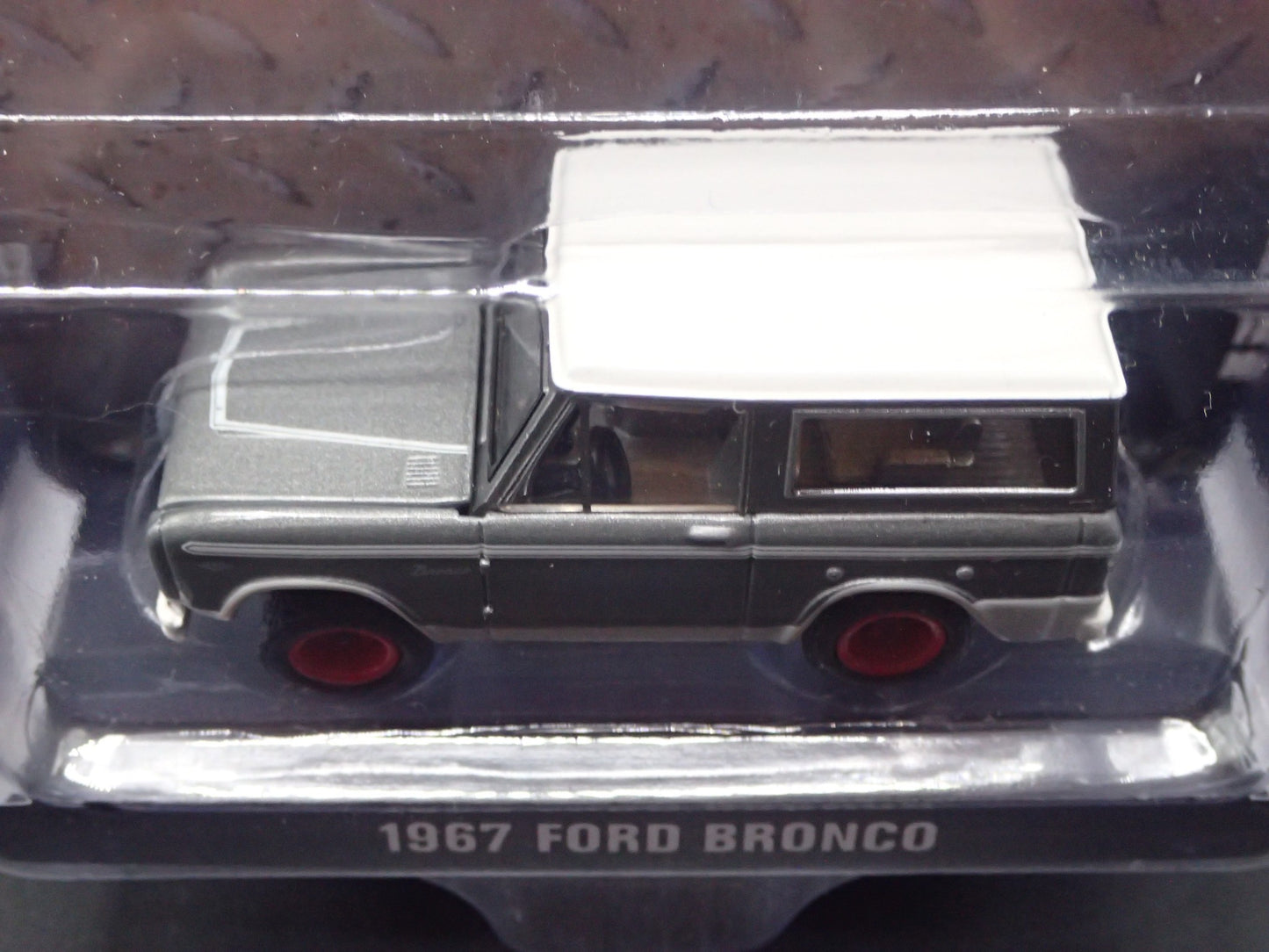 2025 GREENLIGHT RED CHASE 1967 FORD BRONCO HISTORY COUNTING CARS HOLLYWOOD 42