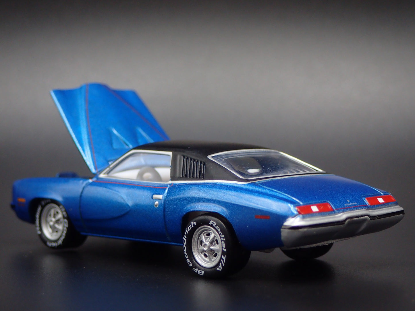 1973 PONTIAC GRAND AM WHITE LIGHTNING CHASE 1/64 SCALE DIORAMA DIECAST MODEL CAR