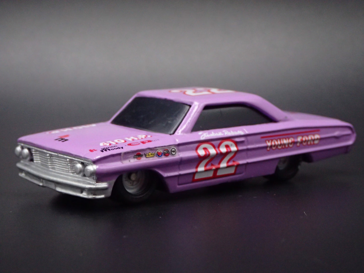 1964 64 FORD GALAXIE 22 FIREBALL ROBERTS NASCAR 1:64 SCALE DIECAST MODEL CAR