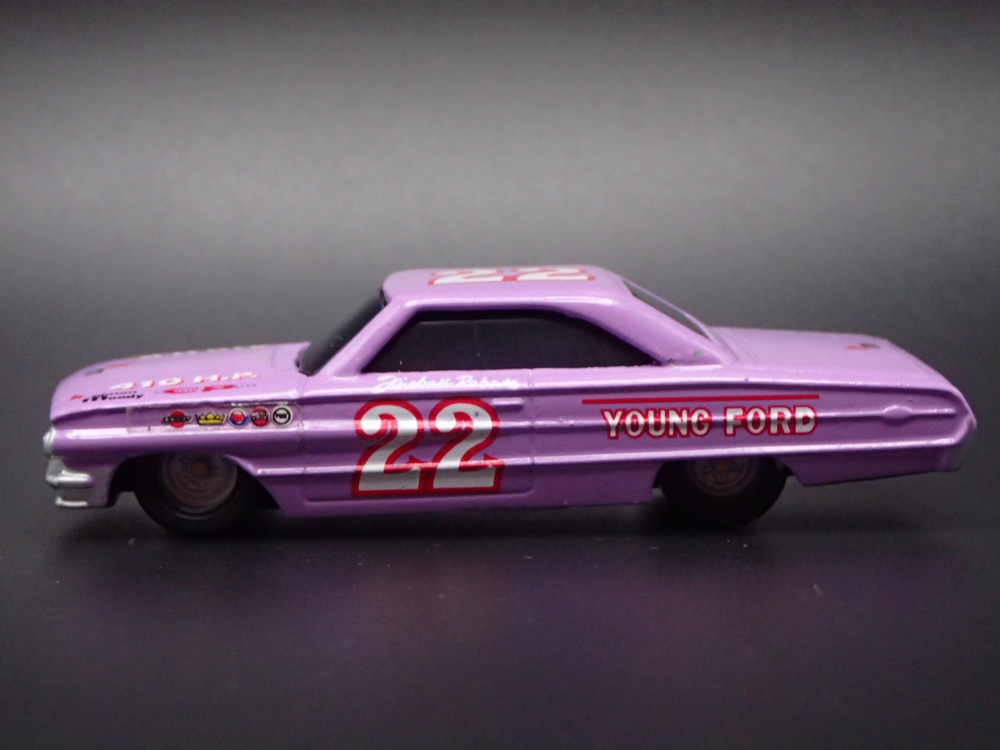 1964 64 FORD GALAXIE 22 FIREBALL ROBERTS NASCAR 1:64 SCALE DIECAST MODEL CAR