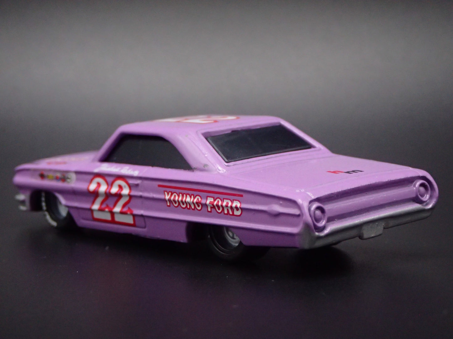 1964 64 FORD GALAXIE 22 FIREBALL ROBERTS NASCAR 1:64 SCALE DIECAST MODEL CAR