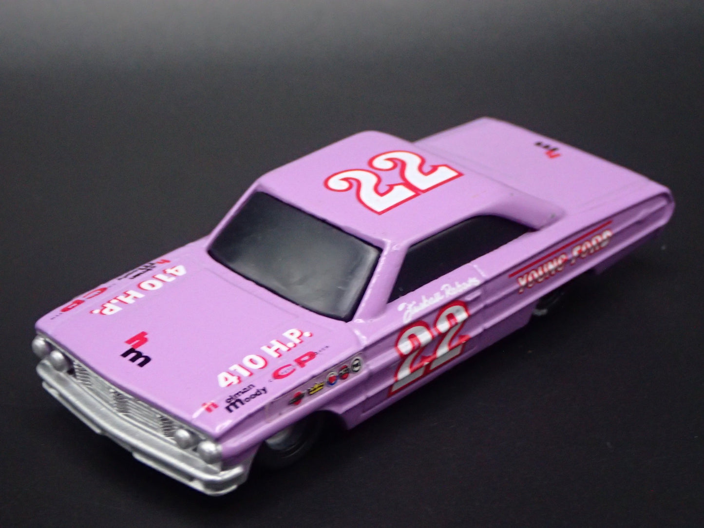 1964 64 FORD GALAXIE 22 FIREBALL ROBERTS NASCAR 1:64 SCALE DIECAST MODEL CAR