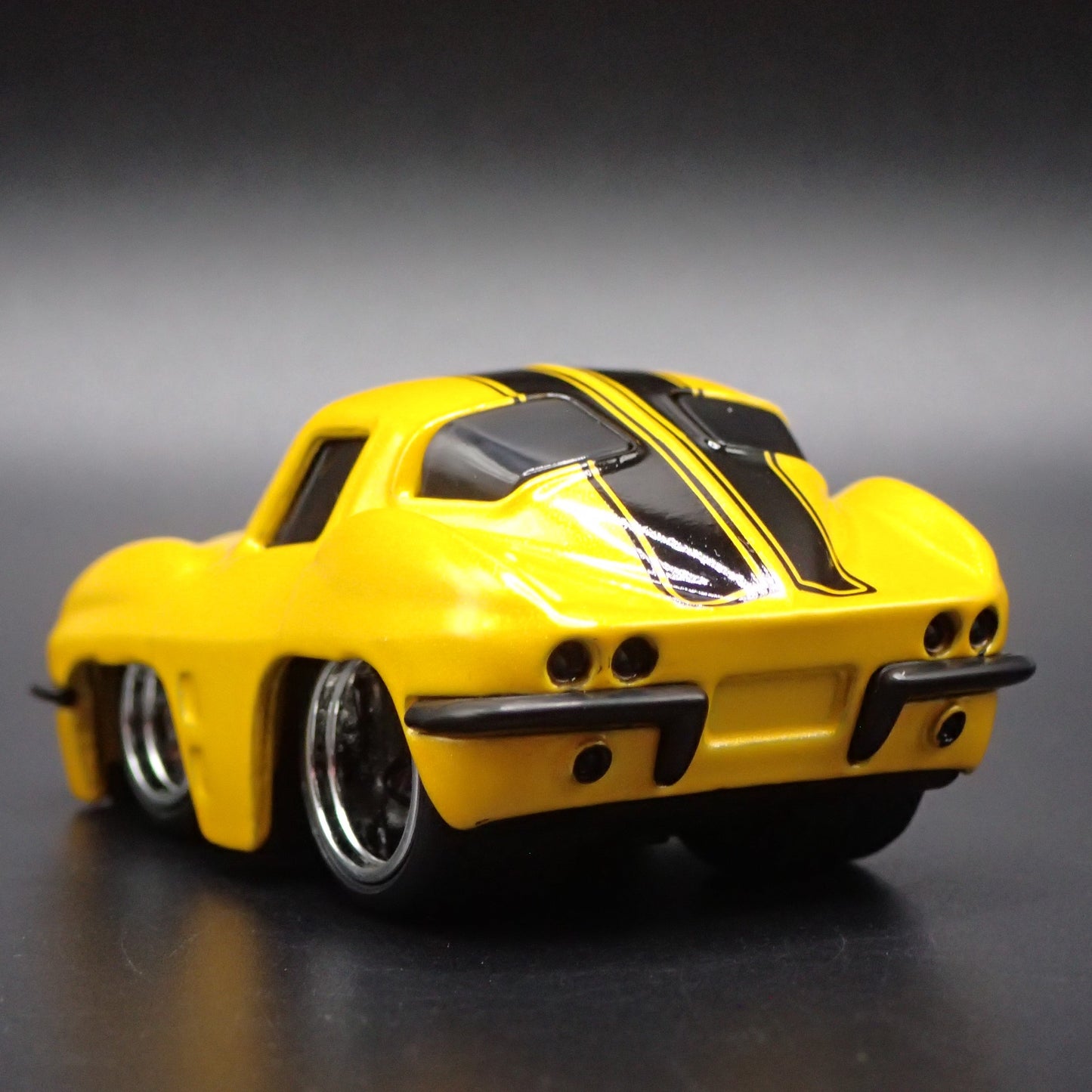 1963 63 CHEVY CHEVROLET CORVETTE SPLIT WINDOW TUNED 1/64 SCALE DIECAST MODEL CAR